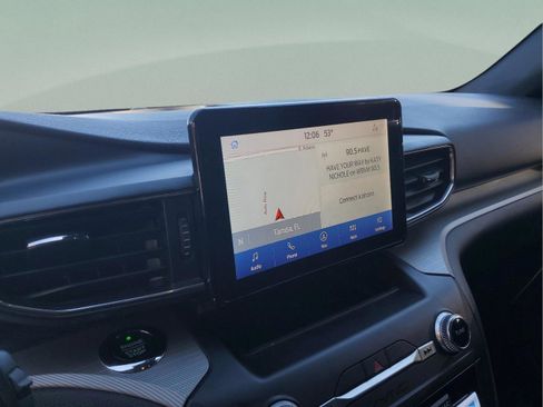 Used 2020 Ford Explorer XLT w/ Equipment Group 202A image 23