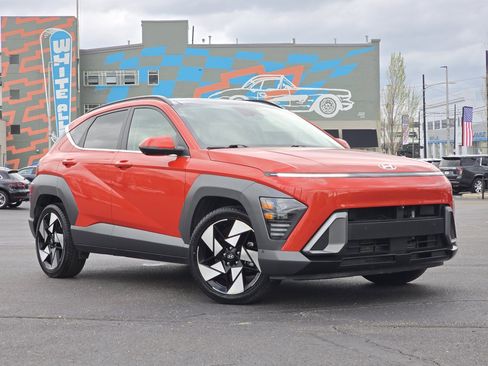Used 2024 Hyundai Kona Limited FWD image 2