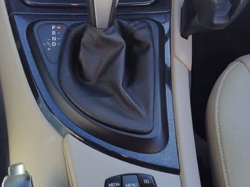 Used 2013 BMW 128i Convertible image 23