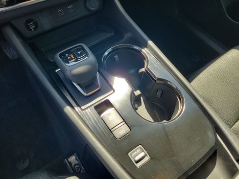 Certified 2024 Nissan Rogue SV FWD image 21