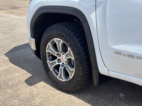 Used 2024 GMC Sierra 1500 SLT AWD/4WD image 40