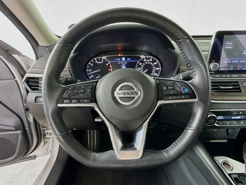Used 2020 Nissan Altima 2.5 SL FWD image 11