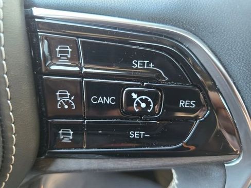 Used 2023 Jeep Grand Cherokee L Overland AWD/4WD image 26