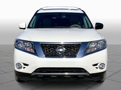 Used 2015 Nissan Pathfinder Platinum w/ Family Entertainment Package image 3