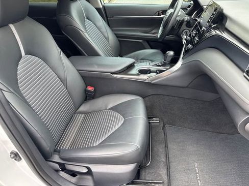 Used 2024 Toyota Camry SE image 13