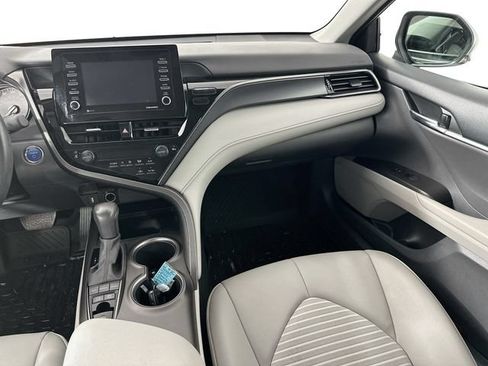 Used 2022 Toyota Camry SE FWD image 24