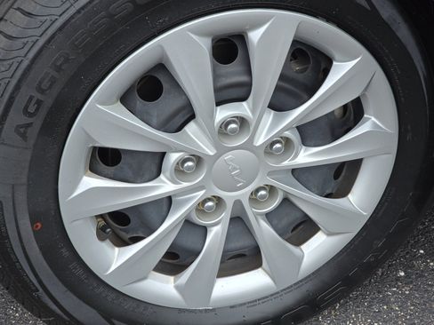 Used 2024 Kia Forte LX FWD image 14