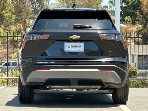 Used 2025 Chevrolet Equinox LT AWD/4WD image 4