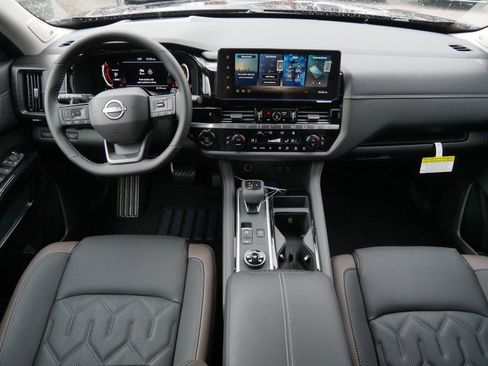 New 2026 Nissan Pathfinder Platinum image 7