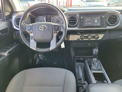 Used 2017 Toyota Tacoma SR5 image 10