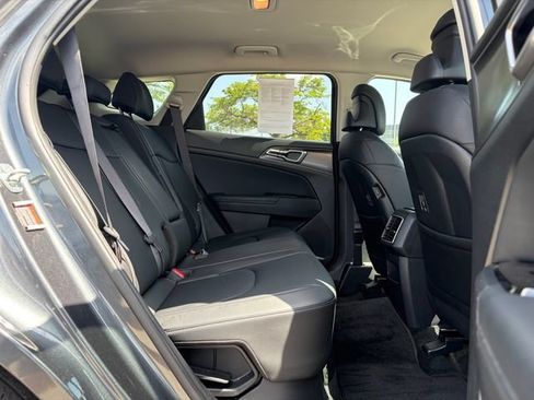 Used 2023 Kia Sportage EX AWD/4WD image 10