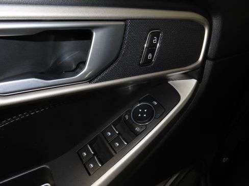 Used 2023 Ford Explorer XLT w/ Equipment Group 202A image 49