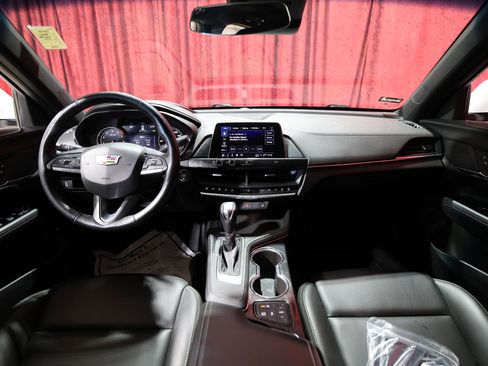 Used 2021 Cadillac CT4 Luxury w/ Cold Weather Package image 15