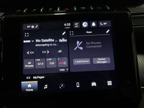 Used 2025 Jeep Grand Cherokee Altitude AWD/4WD image 13