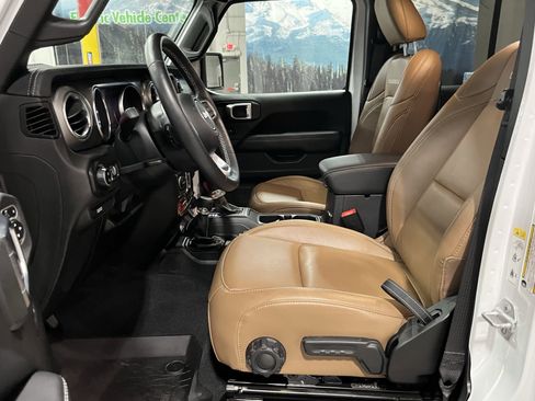 Used 2020 Jeep Gladiator Rubicon image 12