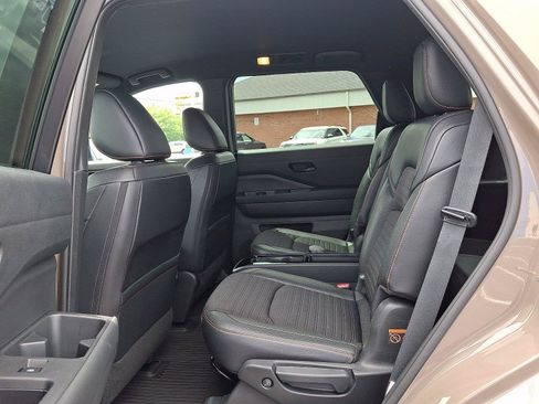 Used 2023 Nissan Pathfinder Rock Creek AWD/4WD image 10