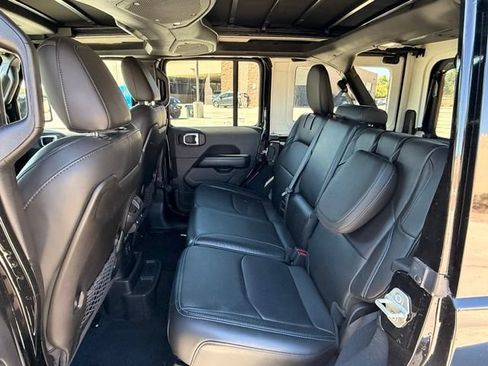 Used 2024 Jeep Wrangler High Altitude AWD/4WD image 16