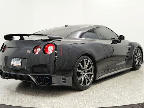 Used 2014 Nissan GT-R Premium image 5