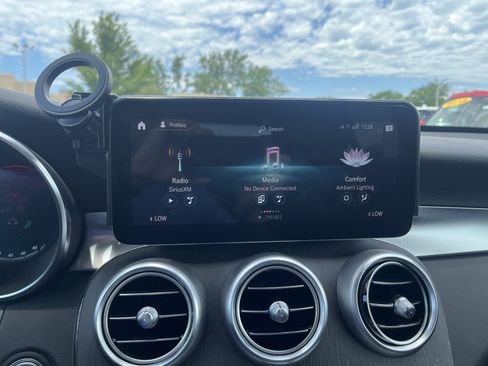 Used 2022 Mercedes-Benz GLC 300 4MATIC image 26