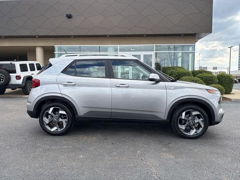 New 2026 Hyundai Venue SEL image 4