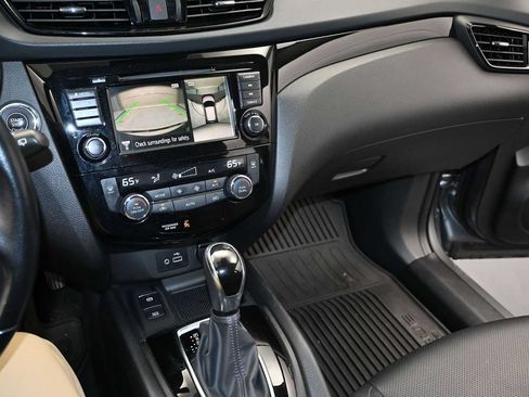 Used 2022 Nissan Rogue Sport SL AWD/4WD image 22