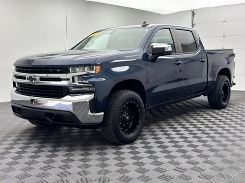 Used 2020 Chevrolet Silverado 1500 LT w/ All-Star Edition AWD/4WD image 2