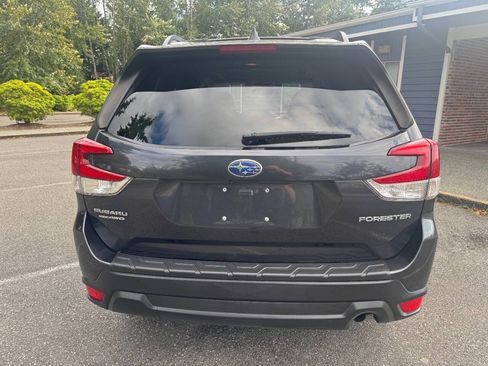 Used 2019 Subaru Forester Premium AWD/4WD image 10