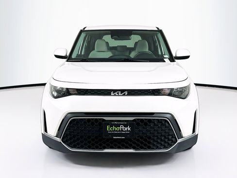 Used 2025 Kia Soul LX w/ LX Technology Package FWD image 2
