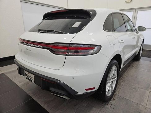 Certified 2025 Porsche Macan image 7