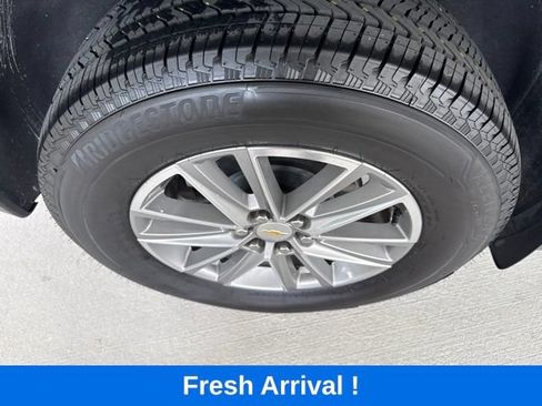 Used 2023 Chevrolet Traverse LT FWD image 24