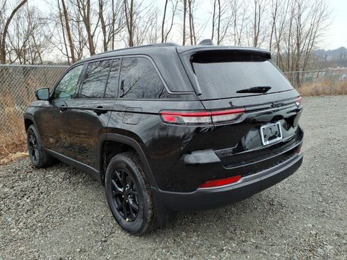 New 2026 Jeep Grand Cherokee Altitude AWD/4WD image 3