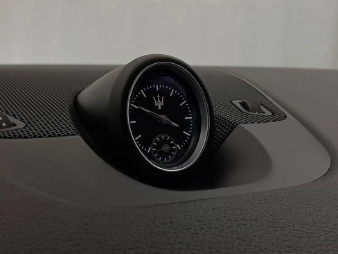 Used 2021 Maserati Levante S AWD/4WD image 13