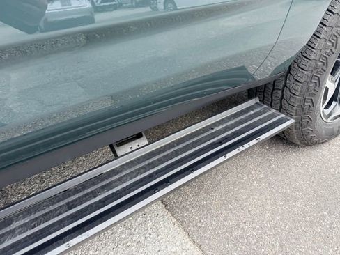 Used 2025 GMC Yukon XL AT4 AWD/4WD image 10