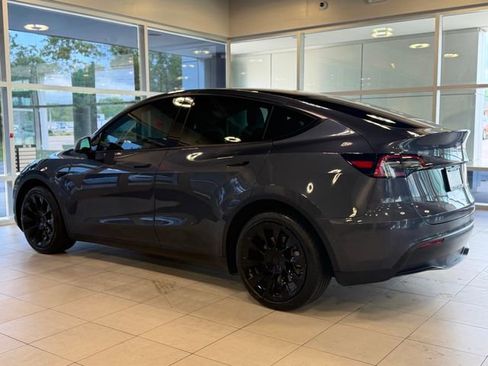 Used 2022 Tesla Model Y Long Range AWD/4WD image 13