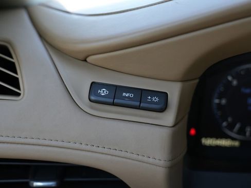 Used 2015 Cadillac Escalade ESV Platinum AWD/4WD image 49