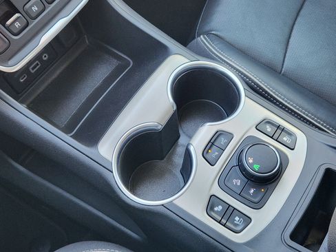 Used 2019 GMC Terrain Denali w/ Advanced Safety Package image 23