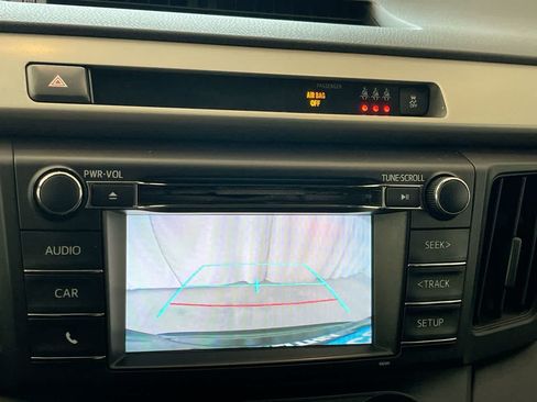 Used 2017 Toyota RAV4 LE AWD/4WD image 17