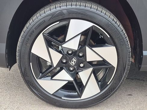 Certified 2024 Hyundai Kona Limited AWD/4WD image 10