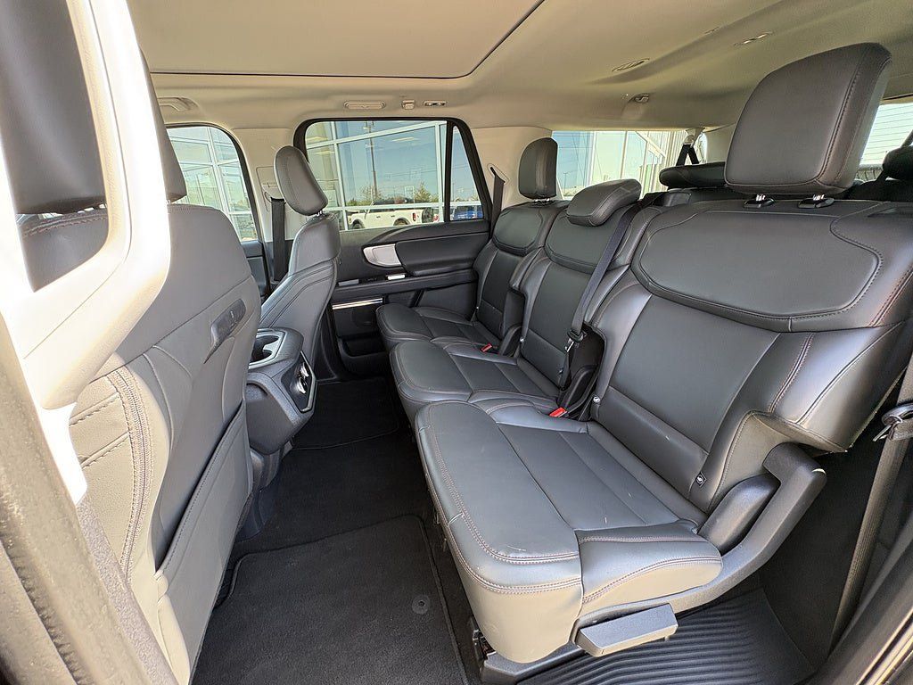 Used 2025 Ford Expedition Max Active AWD/4WD image 11