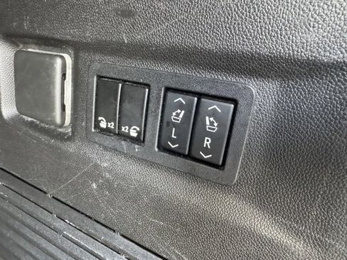 Used 2021 GMC Yukon SLT image 27