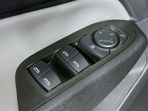 Used 2022 Chevrolet Equinox LS FWD image 29