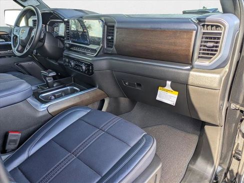 Used 2024 Chevrolet Silverado 1500 High Country w/ Technology Package image 20