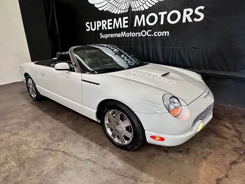 Used 2002 Ford Thunderbird Deluxe image 2