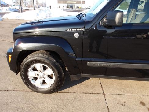 Used 2009 Jeep Liberty Sport w/ Popular Equipment Group image 29