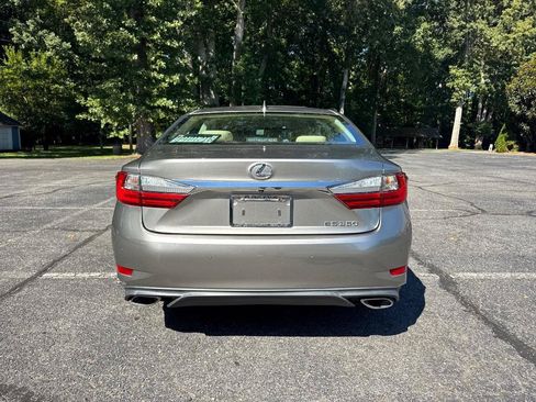 Used 2017 Lexus ES 350 w/ Navigation System Package FWD image 3