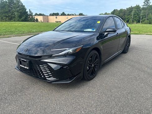 Used 2026 Toyota Camry Hybrid w/ Multimedia Upgrade Package AWD/4WD image 3