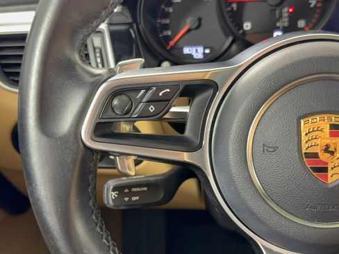 Used 2018 Porsche Macan AWD/4WD image 18