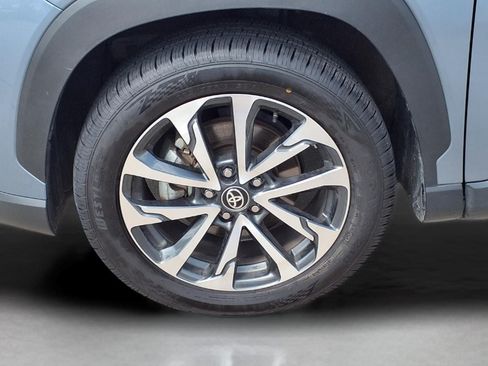 Used 2025 Toyota Corolla Cross XLE FWD image 10