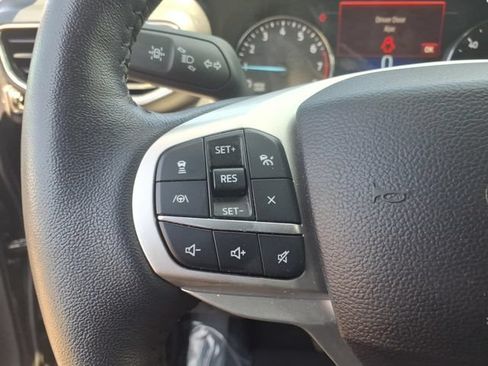 Used 2024 Ford Explorer XLT w/ Equipment Group 202A RWD image 28