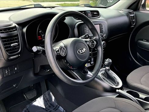 Used 2019 Kia Soul FWD image 16